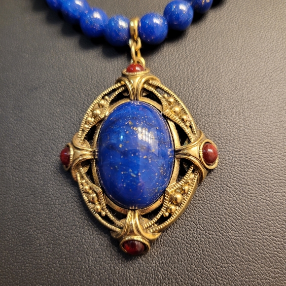 1928 Blue & Red Beaded Necklace Antiqued Gold-tone Sparkling Faux Lapis Pendant - Picture 2 of 15